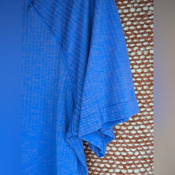 Lululemon Men's Short Sleeve Tee - Picture 5 of 8